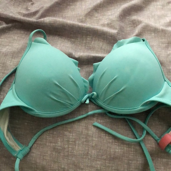 Victoria’s Secret bikini top - Picture 1 of 5